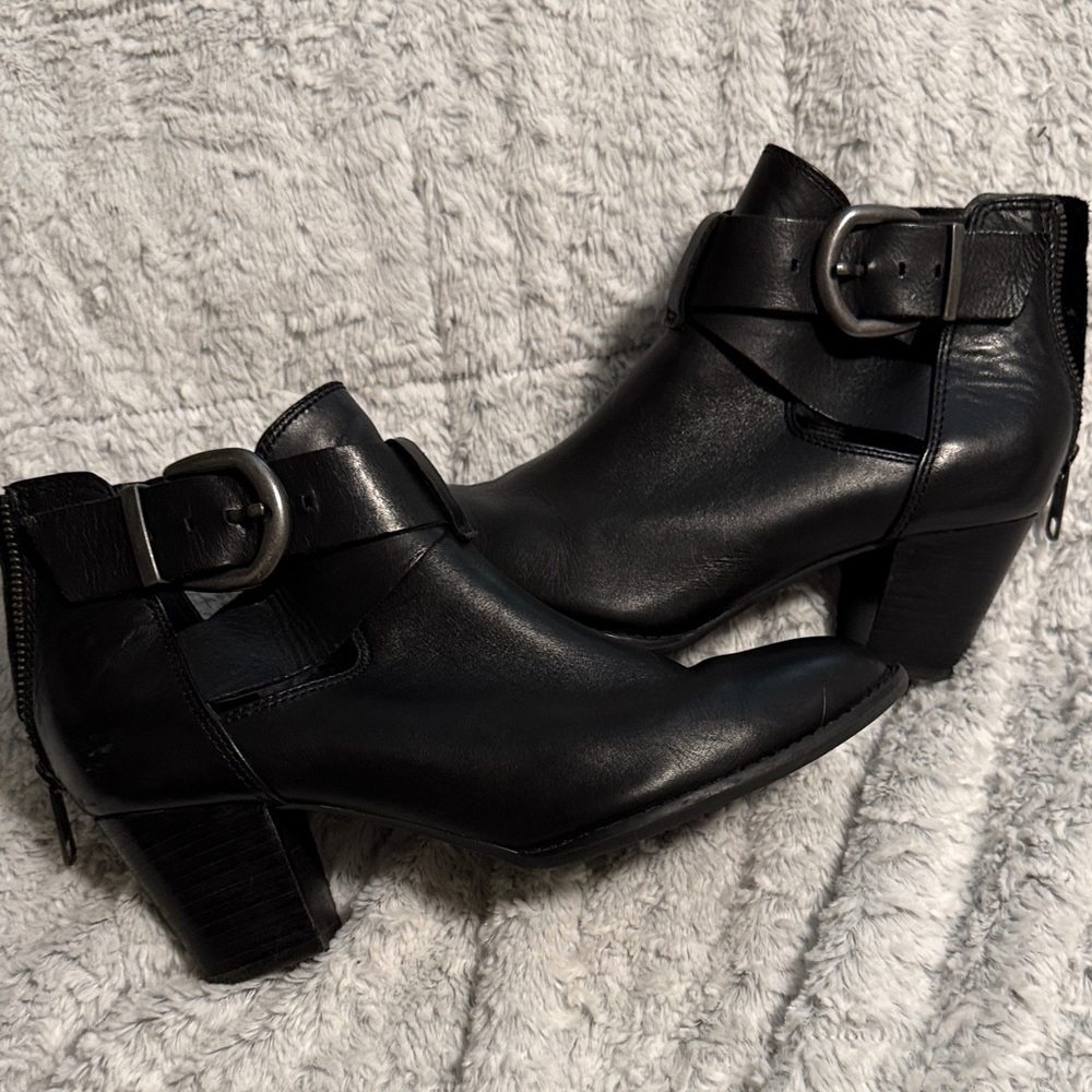 Vionic Ankle Boots